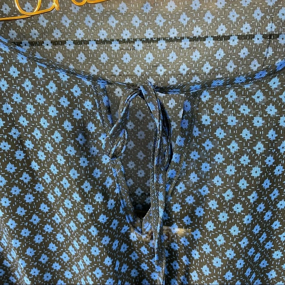 Mudd Long Sleeve Floral Blue and Black Dress. - Picture 4 of 12